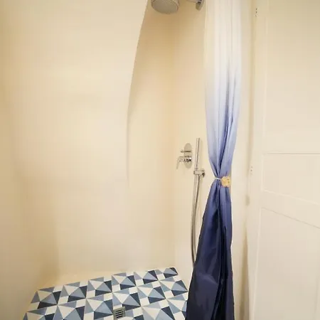 Blu Cielo Terra - Nel Cuore Della Citta' Bianca